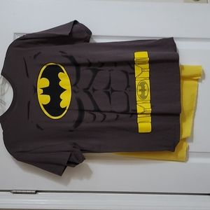Batman tshirt with velcro cape men's large